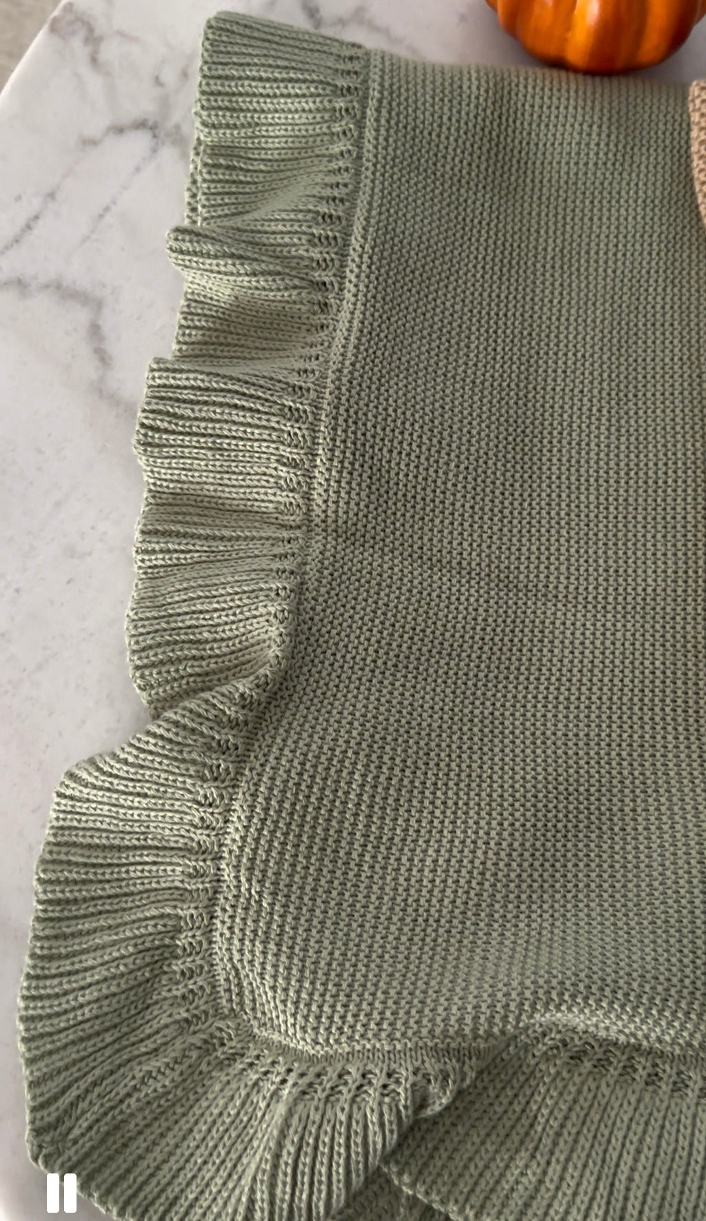KNIT BABY BLANKET- RUFFLE & STRAIGHT EDGE